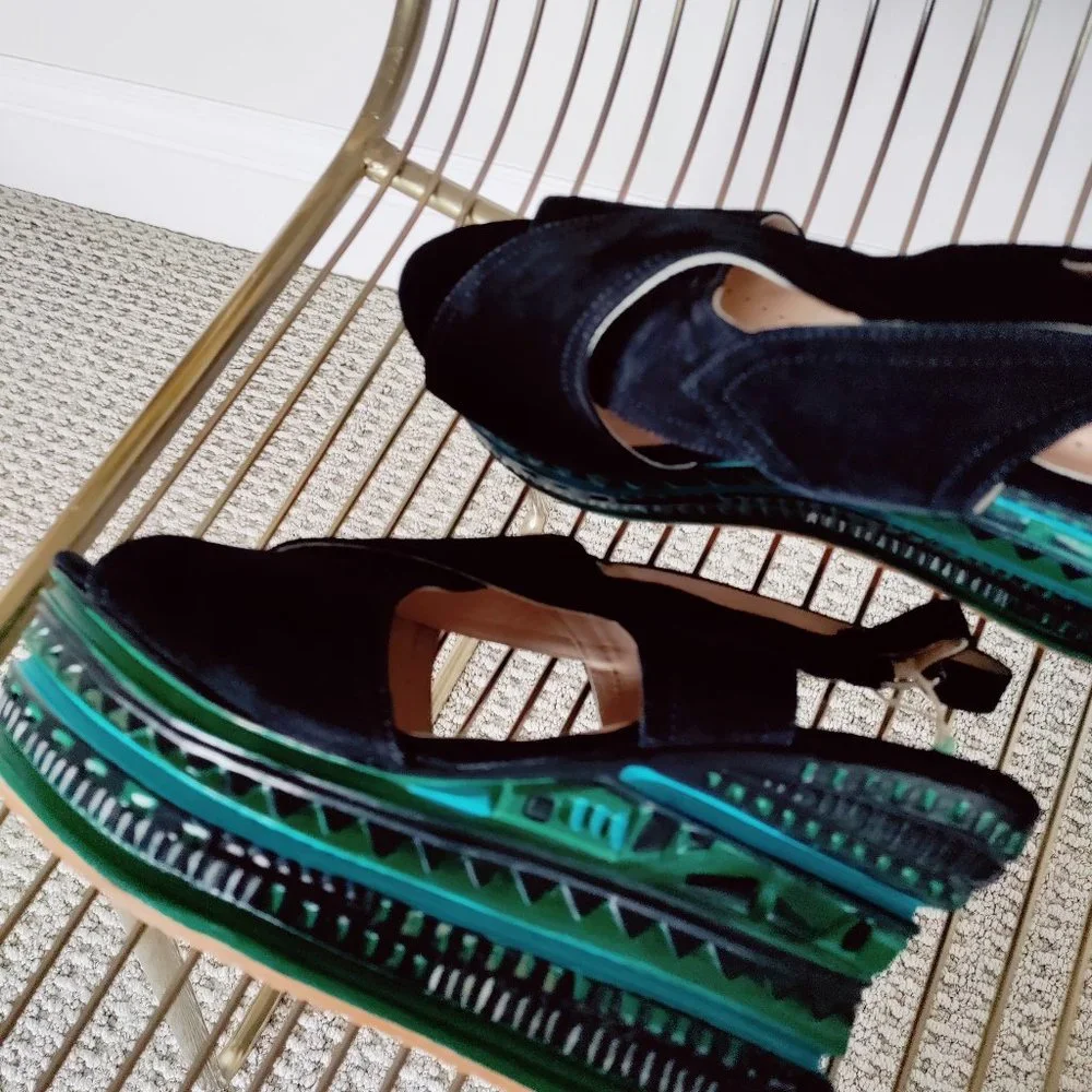 NIB Opening Ceremony sude HANDCARVED platform sandals. size EU 39 US 8.5